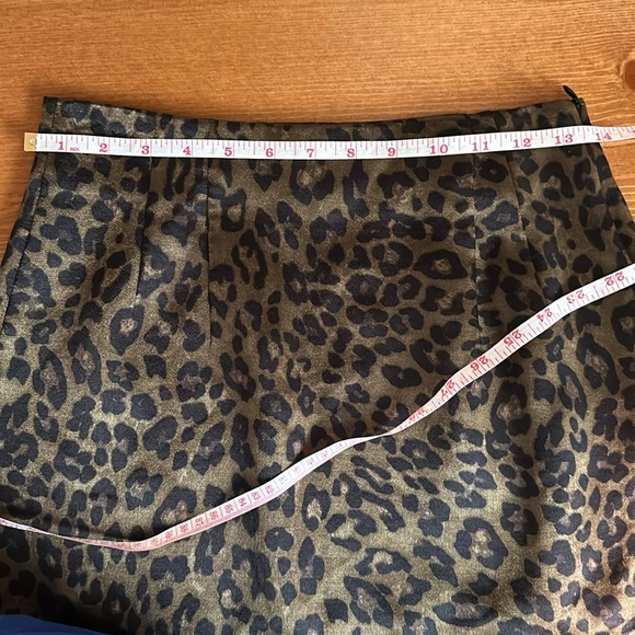 Zara Green Leopard Mini Skirt - Picture 3 of 7
